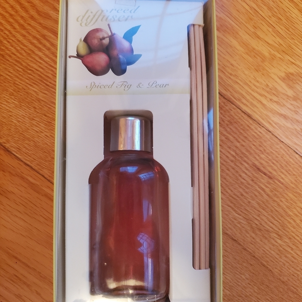 Spiced Fig and Pear Reed Diffuser NWB